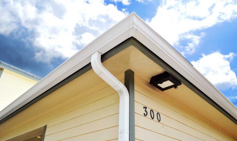 Are Seamless Gutters Worth Buying and Installing